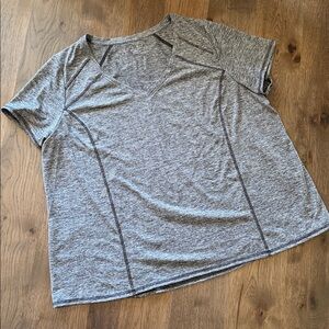 Livi Women's 22/24 Polyester Short Sleeve Shirt